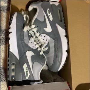 Air Max 90s cool grey